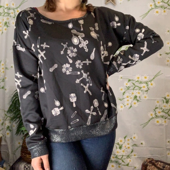 Rock & Republic Sweaters - R & R jewels and crosses patterned top glitter hem